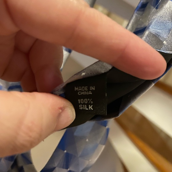 Men’s Tie - Picture 3 of 3